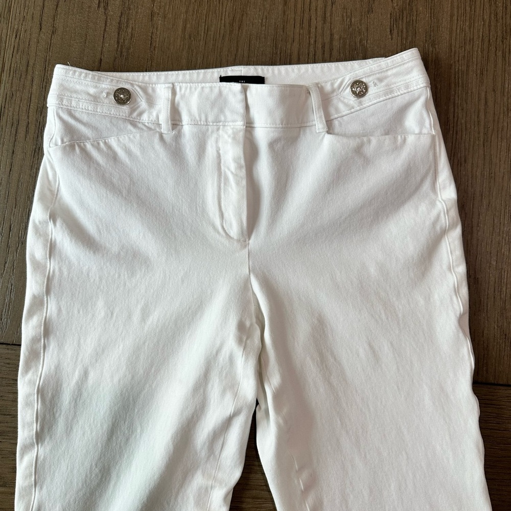 White House Black Market “The Slim Crop” White Size 4 - Picture 2 of 11